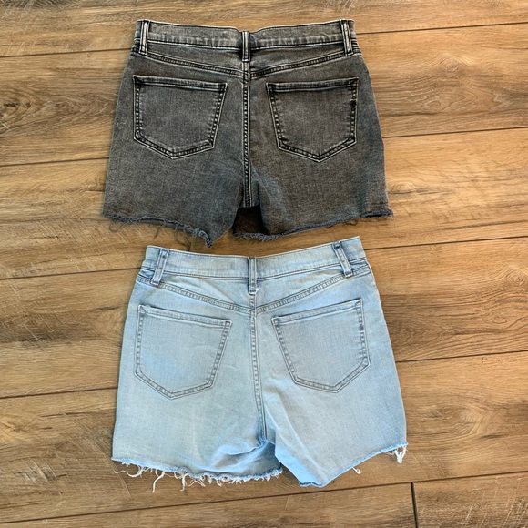 2 Pairs of Express Mid Rise Jean Shorts - Picture 7 of 7